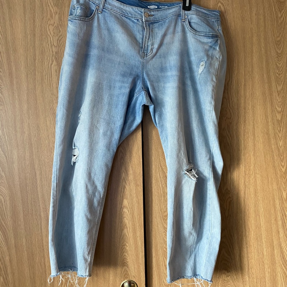 NWOT Old Navy Ripped Jeans